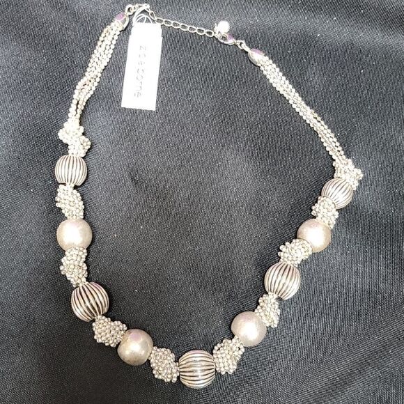 LIZ CLAIBORNE SILVER BEADED NECKLACE NWT - Picture 7 of 7